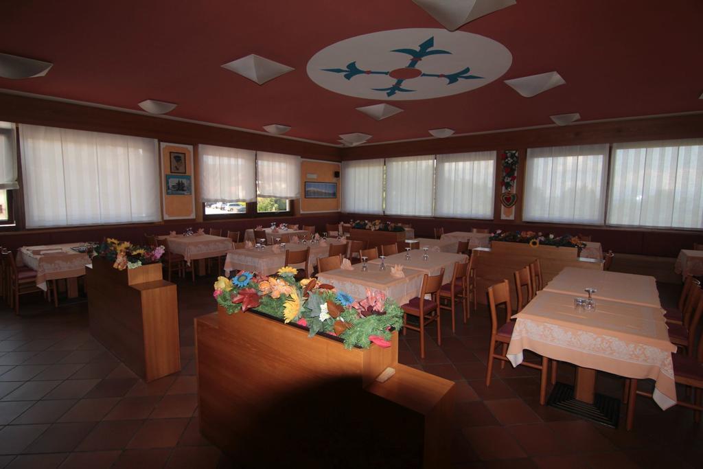 阿尔贝格里雅斯特酒店 Tambre dʼAlpago 外观 照片